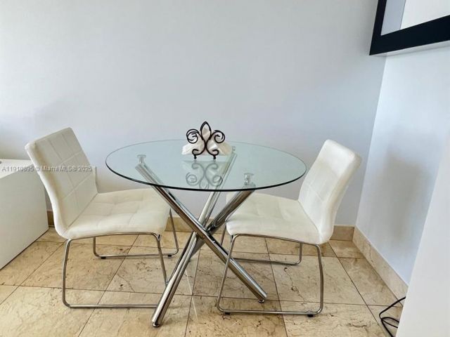 1-bedroom condo for sale in Miami - 1050 Brickell Ave 1904 - MondialRealty