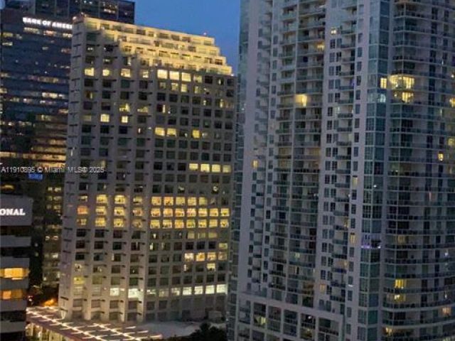1-bedroom condo for sale in Miami - 1050 Brickell Ave 1904 - MondialRealty