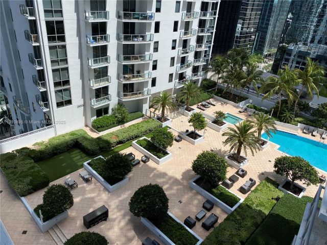 1-bedroom condo for sale in Miami - 1050 Brickell Ave 1904 - MondialRealty