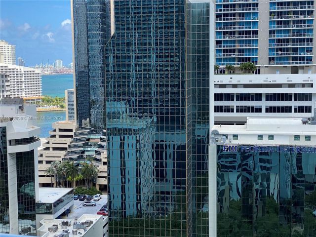 1-bedroom condo for sale in Miami - 1050 Brickell Ave 1904 - MondialRealty
