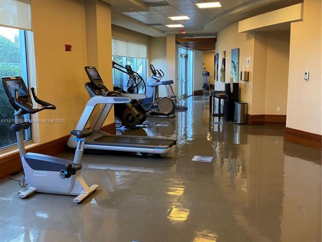 1-bedroom condo for sale in Miami - 1050 Brickell Ave 1904 - MondialRealty