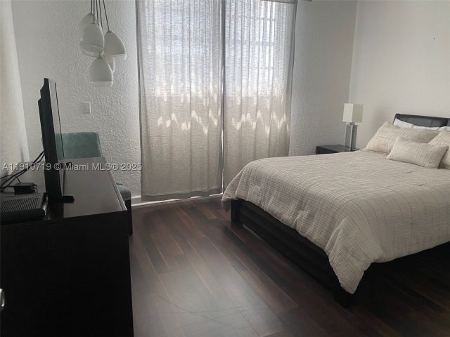 2-bedroom condo for rent in Hollywood - 4001 S Ocean Dr 14F - MondialRealty
