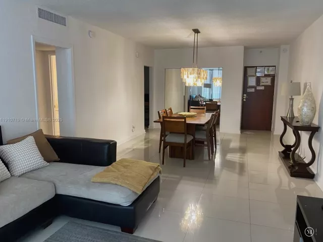 2-bedroom condo for rent in Hollywood - 4001 S Ocean Dr 14F - MondialRealty