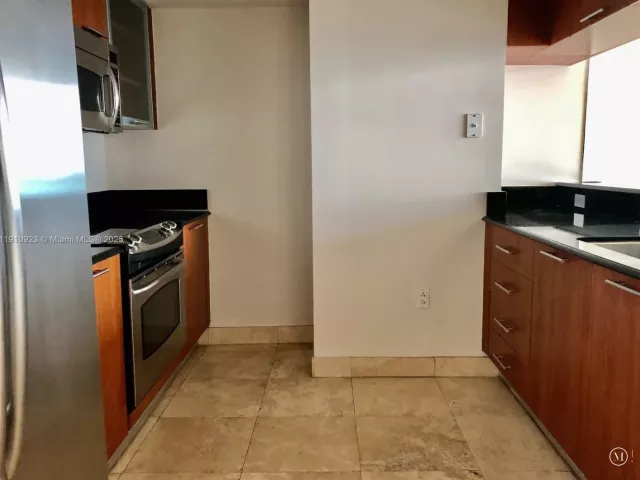 Apartment for sale  Unit #605 - photo 6763084