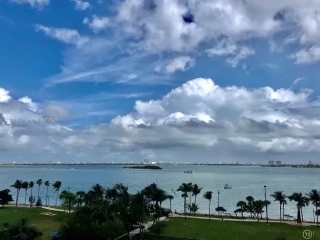 Apartment for sale  Unit #605 - photo 6763071