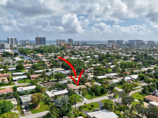 Home for sale at 1300 NE 26th Avenue NE - photo 6846731