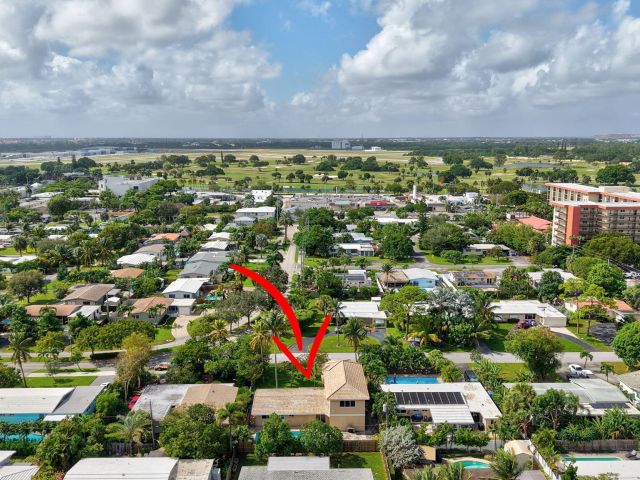 Home for sale at 1300 NE 26th Avenue NE - photo 6846735