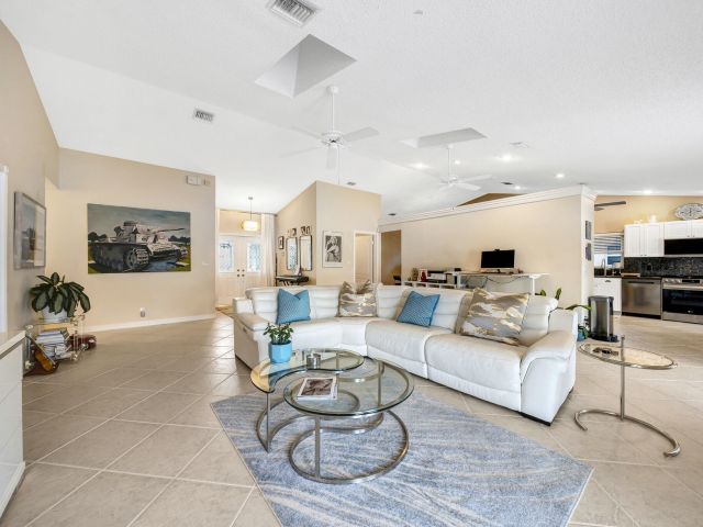 Home for rent at 7661 W Country Club Boulevard - photo 6764003