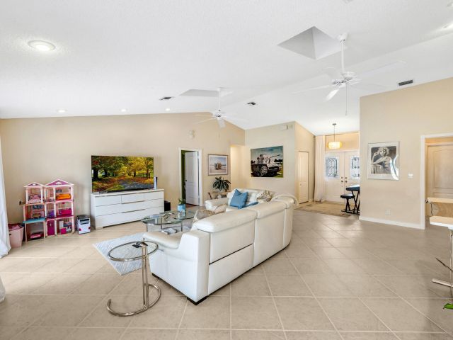 Home for rent at 7661 W Country Club Boulevard - photo 6764004