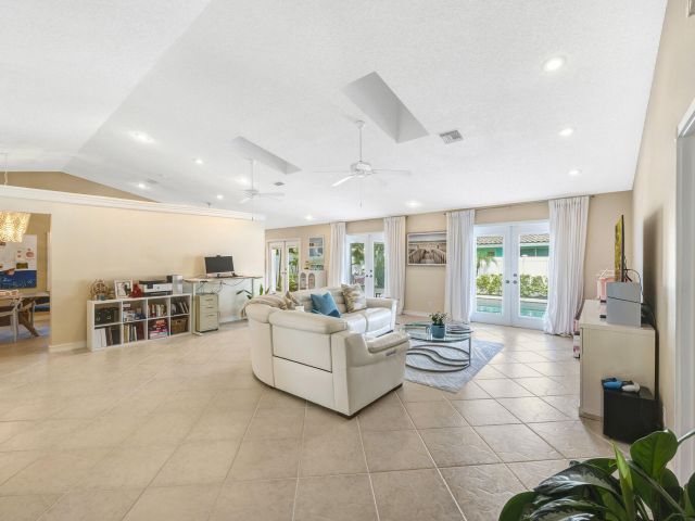 Home for rent at 7661 W Country Club Boulevard - photo 6764005