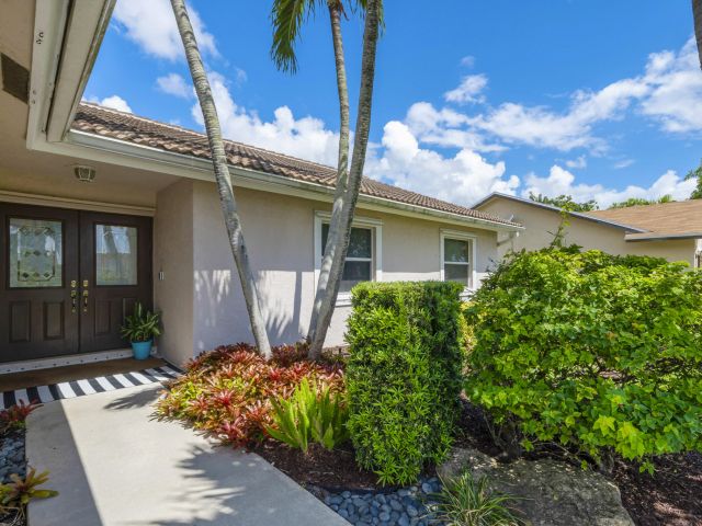 Home for rent at 7661 W Country Club Boulevard - photo 6764008