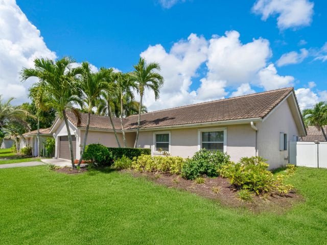 Home for rent at 7661 W Country Club Boulevard - photo 6764009