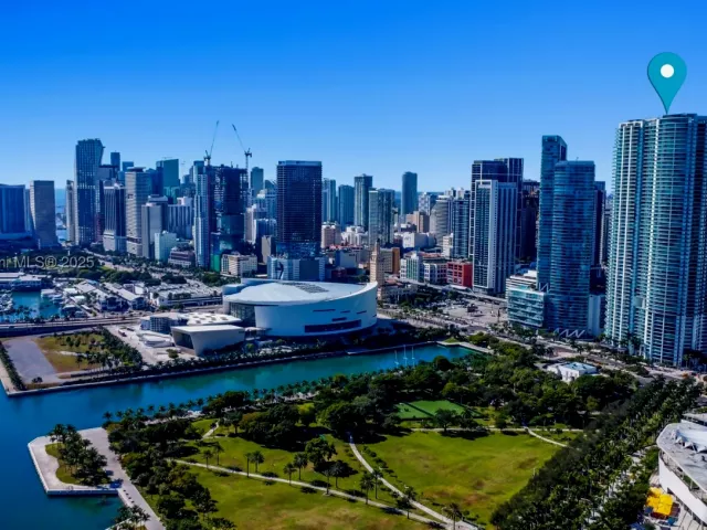 3-bedroom condo for sale in Miami - 900 Biscayne Blvd 2602 - MondialRealty