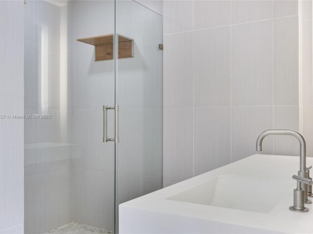 Apartment for sale  Unit #1802 - photo 6765922