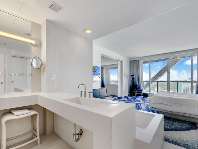 Apartment for sale  Unit #1802 - photo 6765925