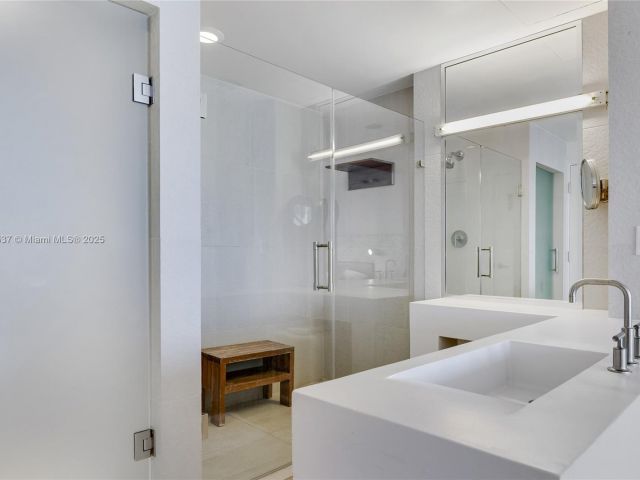 Apartment for sale  Unit #1802 - photo 6765926