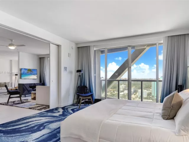 2-bedroom condo for sale in Fort Lauderdale - 3101 Bayshore Dr 1802 - MondialRealty