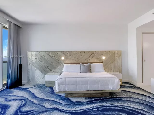 2-bedroom condo for sale in Fort Lauderdale - 3101 Bayshore Dr 1802 - MondialRealty