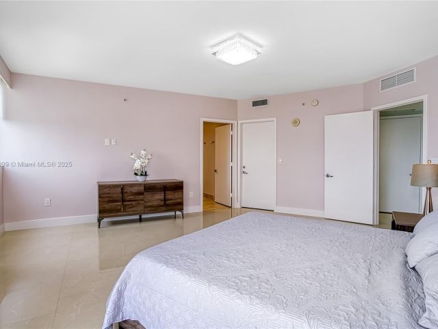 Apartment for sale  Unit #1701 - photo 6765883