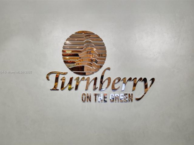 2-bedroom condo for rent in Aventura - 19501 W Country Club Dr 313 - MondialRealty