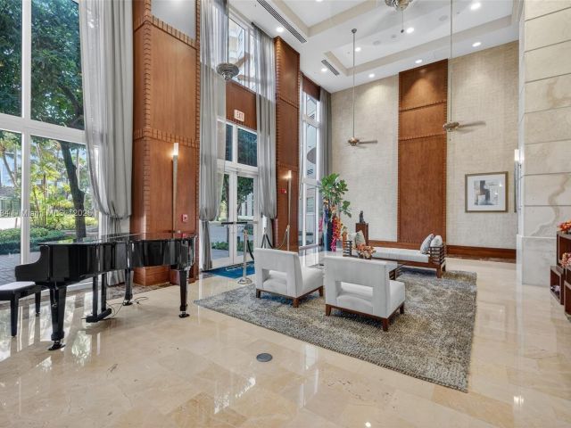 2-bedroom condo for rent in Aventura - 19501 W Country Club Dr 313 - MondialRealty