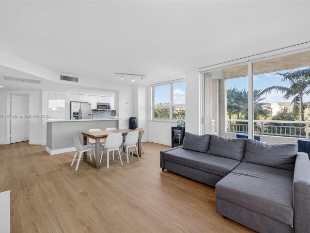 2-bedroom condo for rent in Aventura - 19501 W Country Club Dr 313 - MondialRealty