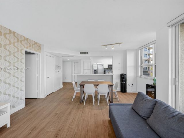 2-bedroom condo for rent in Aventura - 19501 W Country Club Dr 313 - MondialRealty