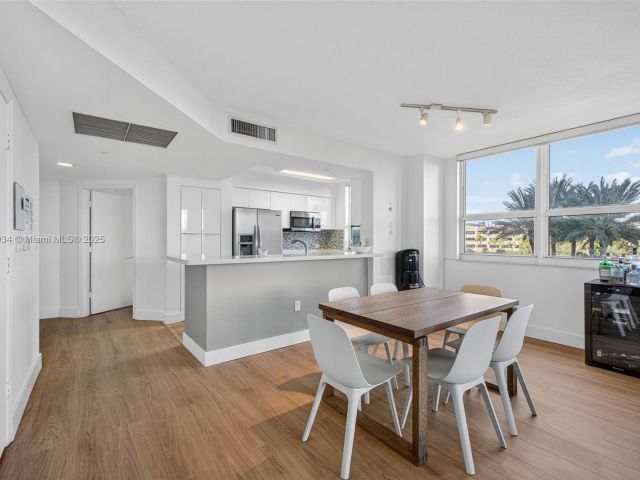 2-bedroom condo for rent in Aventura - 19501 W Country Club Dr 313 - MondialRealty