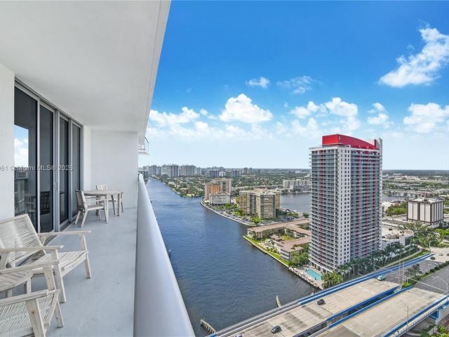 Apartment for sale  Unit #R3206 - photo 6764489