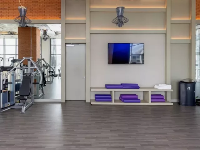 1-bedroom condo for sale in Hollywood - 4010 S Ocean Dr R3206 - MondialRealty