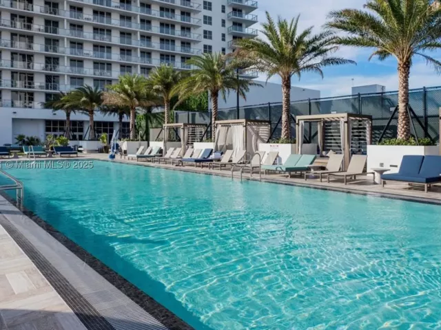 1-bedroom condo for sale in Hollywood - 4010 S Ocean Dr R3206 - MondialRealty