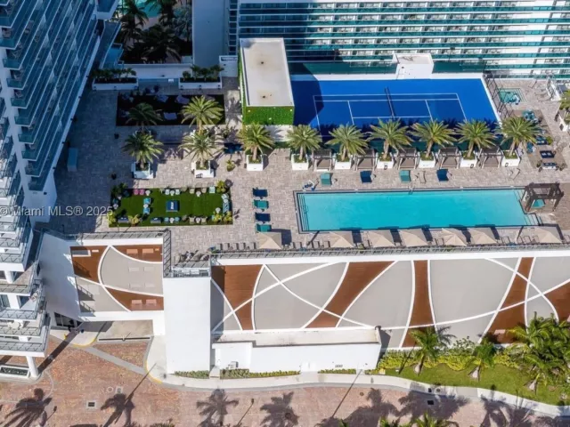 1-bedroom condo for sale in Hollywood - 4010 S Ocean Dr R3206 - MondialRealty