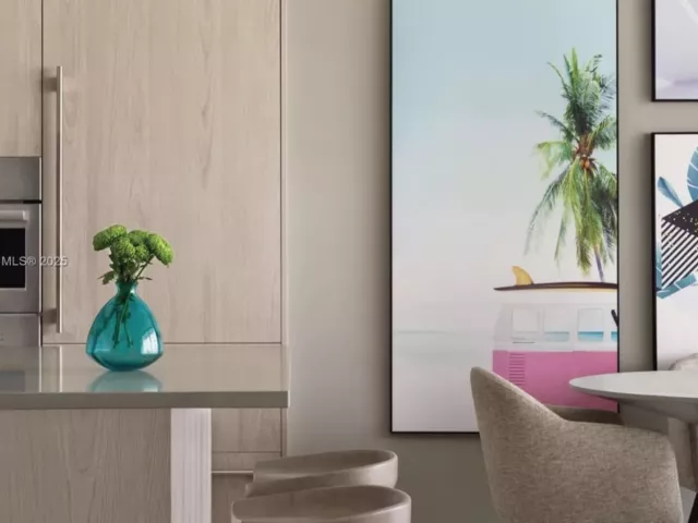 1-bedroom condo for sale in Hollywood - 4010 S Ocean Dr R3206 - MondialRealty