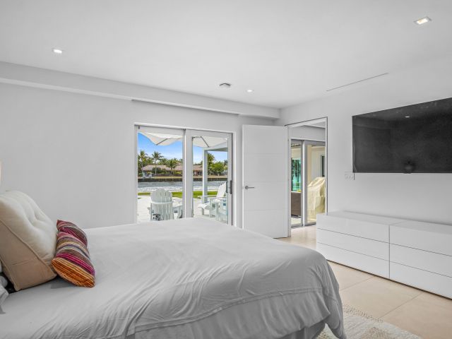 Home for rent at 35 Castle Harbor Island - photo 6770429