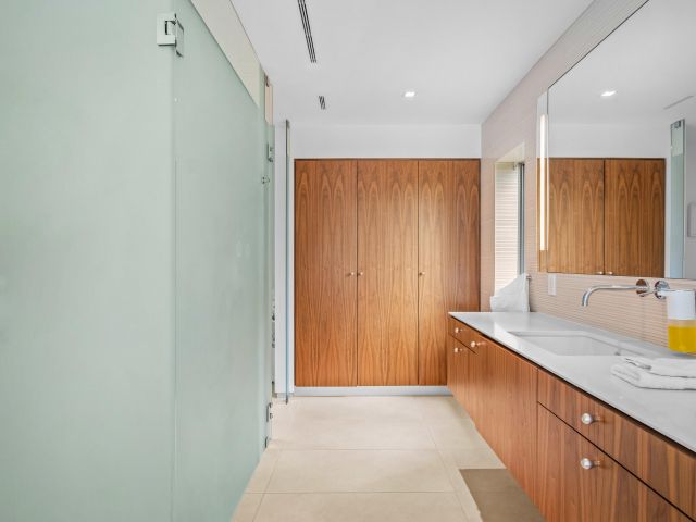 Home for rent at 35 Castle Harbor Island - photo 6770431