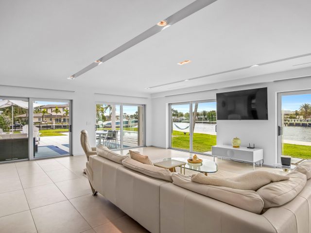 Home for rent at 35 Castle Harbor Island - photo 6770440