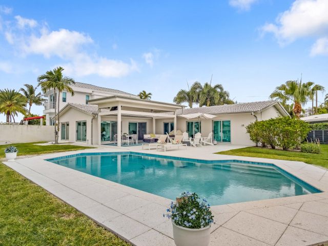 Home for rent at 35 Castle Harbor Island - photo 6770445