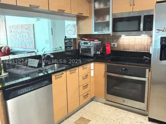 2-bedroom condo for sale in Miami - 31 SE 5th St 2910 - MondialRealty