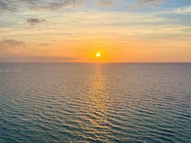 2-bedroom condo for sale in Sunny Isles Beach - 16001 Collins Ave 2203 - MondialRealty