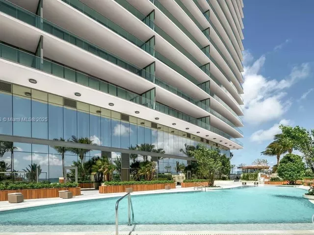 2-bedroom condo for sale in Sunny Isles Beach - 18975 Collins Ave 3104 - MondialRealty