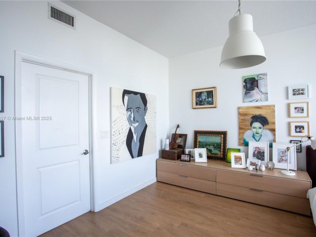 Apartment for sale  Unit #1108 - photo 6772801