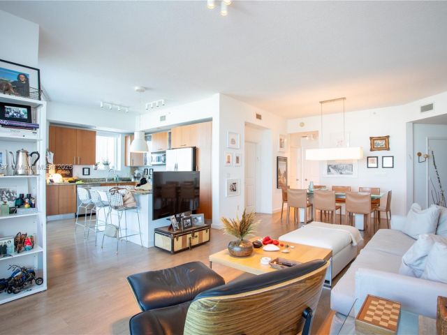 Apartment for sale  Unit #1108 - photo 6772812