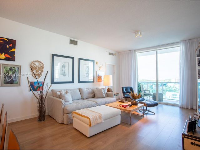 Apartment for sale  Unit #1108 - photo 6772813