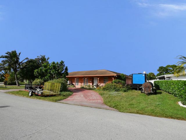 Home for sale at 712 E Boulevard Chatelaine - photo 6772940