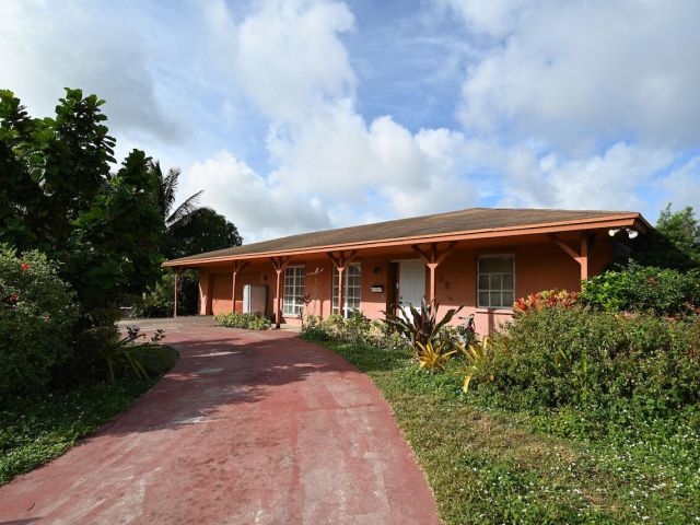 Home for sale at 712 E Boulevard Chatelaine - photo 6772943