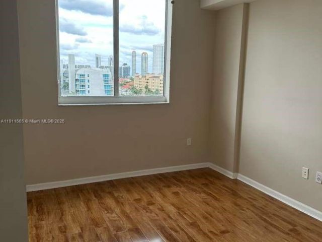 Apartment for rent  Unit #913 - photo 7438536