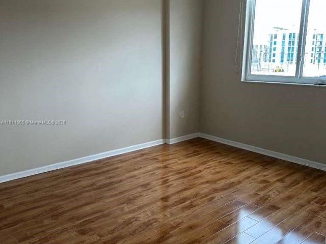 Apartment for rent  Unit #913 - photo 7438537