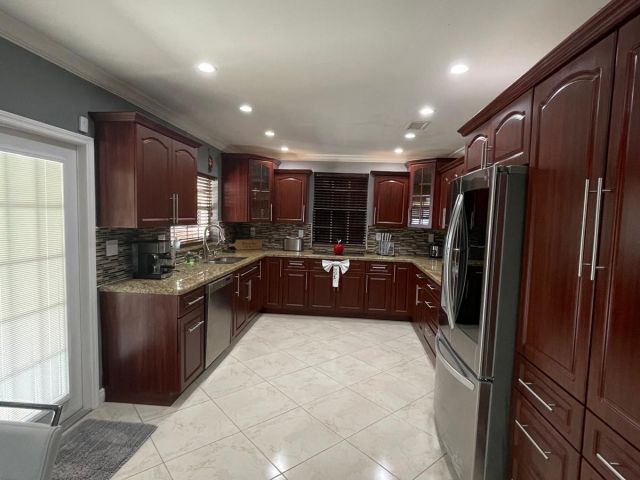 Home for rent at 584 Vossler Avenue - photo 6768934