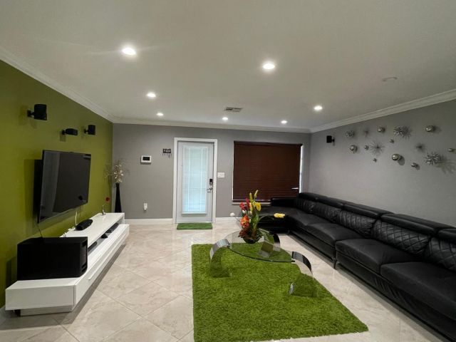 Home for rent at 584 Vossler Avenue - photo 6768938