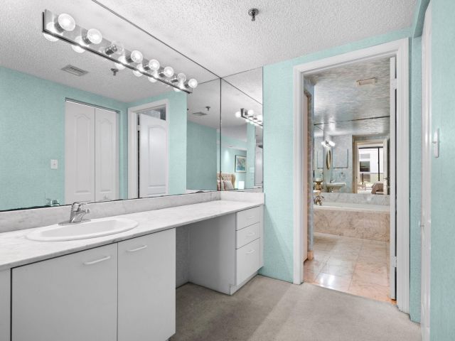 Apartment for sale  Unit #305 - photo 6770822